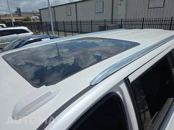 2025 Chevrolet Suburban High Country 3LZ - miniatura 12