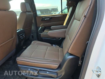 2025 Chevrolet Suburban High Country 3LZ - miniatura 13