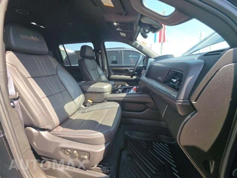 2025 Chevrolet Suburban High Country 3LZ - miniatura 19