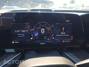 2025 Chevrolet Suburban LS 1LS - miniatura 9