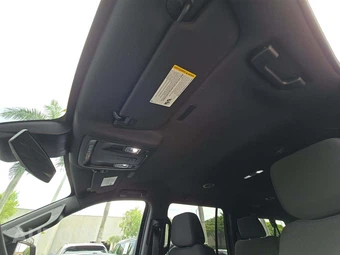 2025 Chevrolet Suburban LS 1LS - miniatura 8