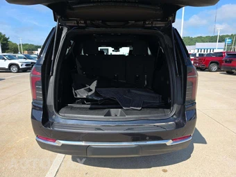 2025 Chevrolet Suburban LS 1LS - miniatura 12