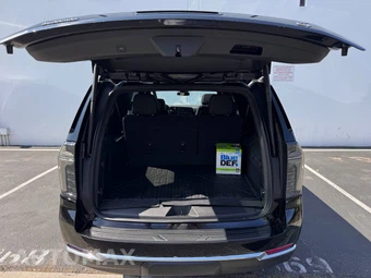 2025 Chevrolet Suburban LT 1LT - miniatura 10