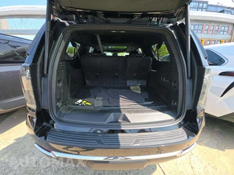 2025 Chevrolet Suburban LT 1LT - miniatura 15