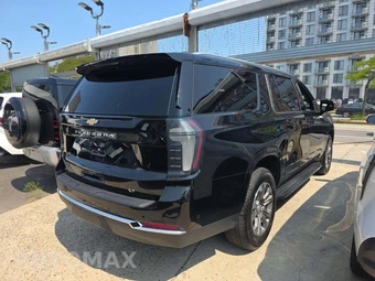 2025 Chevrolet Suburban LT 1LT - miniatura 3
