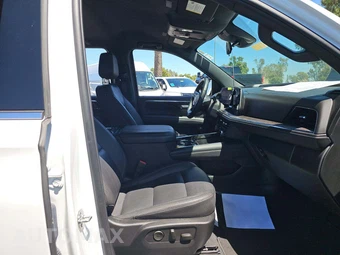 2025 Chevrolet Suburban LT 1LT - miniatura 16