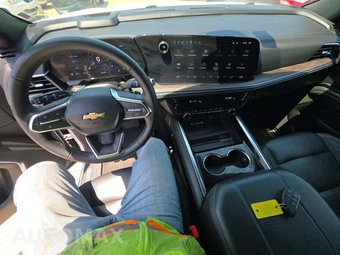 2025 Chevrolet Suburban LT 1LT - miniatura 9