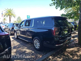 2025 Chevrolet Suburban LT 1LT - miniatura 2