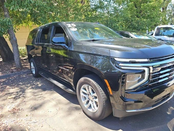 2025 Chevrolet Suburban LT 1LT - miniatura 4