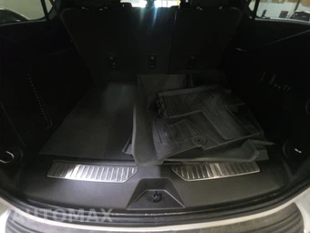 2025 Chevrolet Suburban Premier 1LZ - miniatura 17
