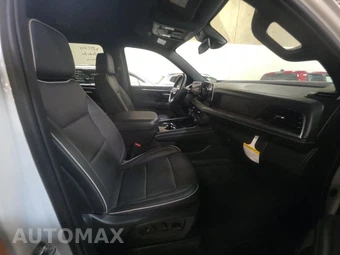 2025 Chevrolet Suburban Premier 1LZ - miniatura 8