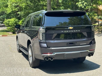 2025 Chevrolet Suburban Premier 1LZ - miniatura 8