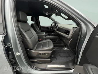2025 Chevrolet Suburban Z71 2Z7 - miniatura 12