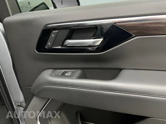 2025 Chevrolet Suburban Z71 2Z7 - miniatura 24