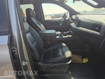 2025 Chevrolet Suburban Z71 2Z7 - miniatura 8