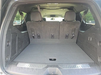 2025 Chevrolet Suburban Z71 2Z7 - miniatura 17