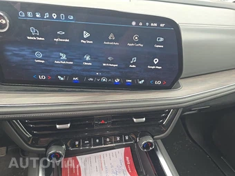 2025 Chevrolet Suburban Z71 2Z7 - miniatura 11