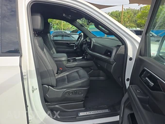 2025 Chevrolet Suburban Z71 2Z7 - miniatura 8