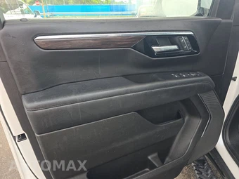 2025 Chevrolet Suburban Z71 2Z7 - miniatura 9