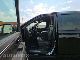 2025 Chevrolet Suburban Z71 2Z7 - miniatura 3