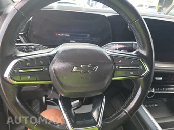 2025 Chevrolet Suburban Z71 2Z7 - miniatura 10