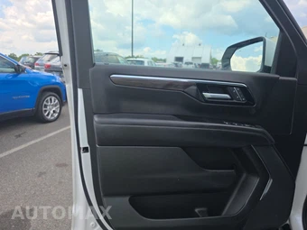 2025 Chevrolet Suburban Z71 2Z7 - miniatura 9