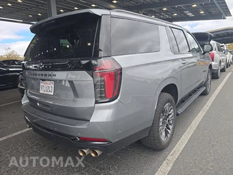 2025 Chevrolet Suburban Z71 2Z7 - miniatura 4