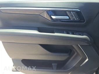 2025 Chevrolet Suburban Z71 2Z7 - miniatura 9