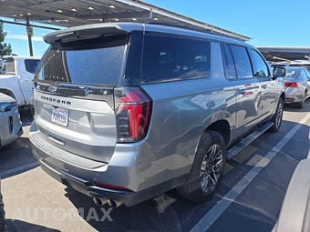 2025 Chevrolet Suburban Z71 2Z7 - miniatura 4