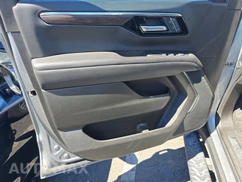 2025 Chevrolet Suburban Z71 2Z7 - miniatura 9