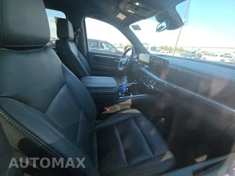 2025 Chevrolet Suburban Z71 2Z7 - miniatura 8