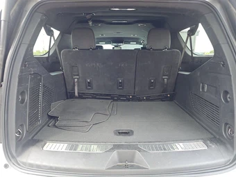 2025 Chevrolet Suburban Z71 2Z7 - miniatura 17
