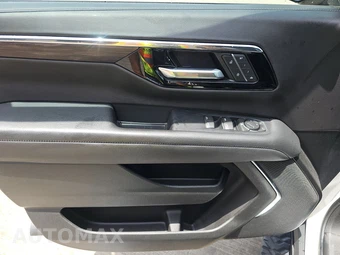 2025 Chevrolet Suburban Z71 2Z7 - miniatura 9