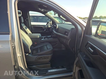 2025 Chevrolet Suburban Z71 2Z7 - miniatura 8