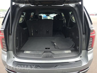 2025 Chevrolet Suburban Z71 2Z7 - miniatura 17