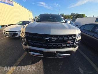 2025 Chevrolet Suburban Z71 2Z7 - miniatura 2