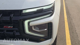 2025 Chevrolet Suburban Z71 2Z7 - miniatura 28