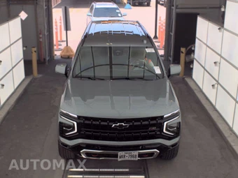 2025 Chevrolet Suburban Z71 2Z7 - miniatura 2