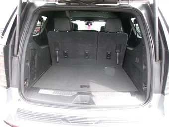 2025 Chevrolet Suburban Z71 2Z7 - miniatura 8