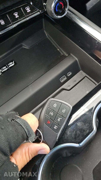 2025 Chevrolet Suburban Z71 2Z7 - miniatura 21