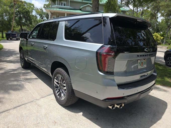2025 Chevrolet Suburban Z71 2Z7 - miniatura 2