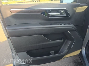 2025 Chevrolet Suburban Z71 2Z7 - miniatura 9