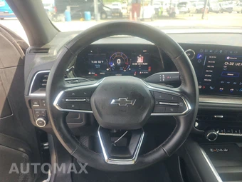 2025 Chevrolet Suburban Z71 2Z7 - miniatura 10