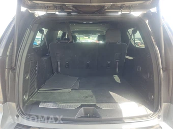 2025 Chevrolet Suburban Z71 2Z7 - miniatura 17