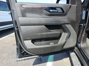 2025 Chevrolet Suburban Z71 2Z7 - miniatura 9