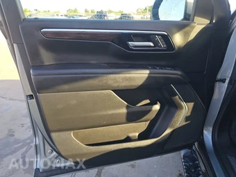 2025 Chevrolet Suburban Z71 2Z7 - miniatura 9