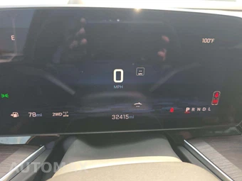 2025 Chevrolet Suburban Z71 2Z7 - miniatura 6