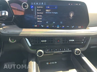 2025 Chevrolet Suburban Z71 2Z7 - miniatura 11