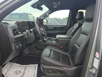 2025 Chevrolet Suburban Z71 2Z7 - miniatura 7