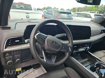 2025 Chevrolet Suburban Z71 2Z7 - miniatura 11